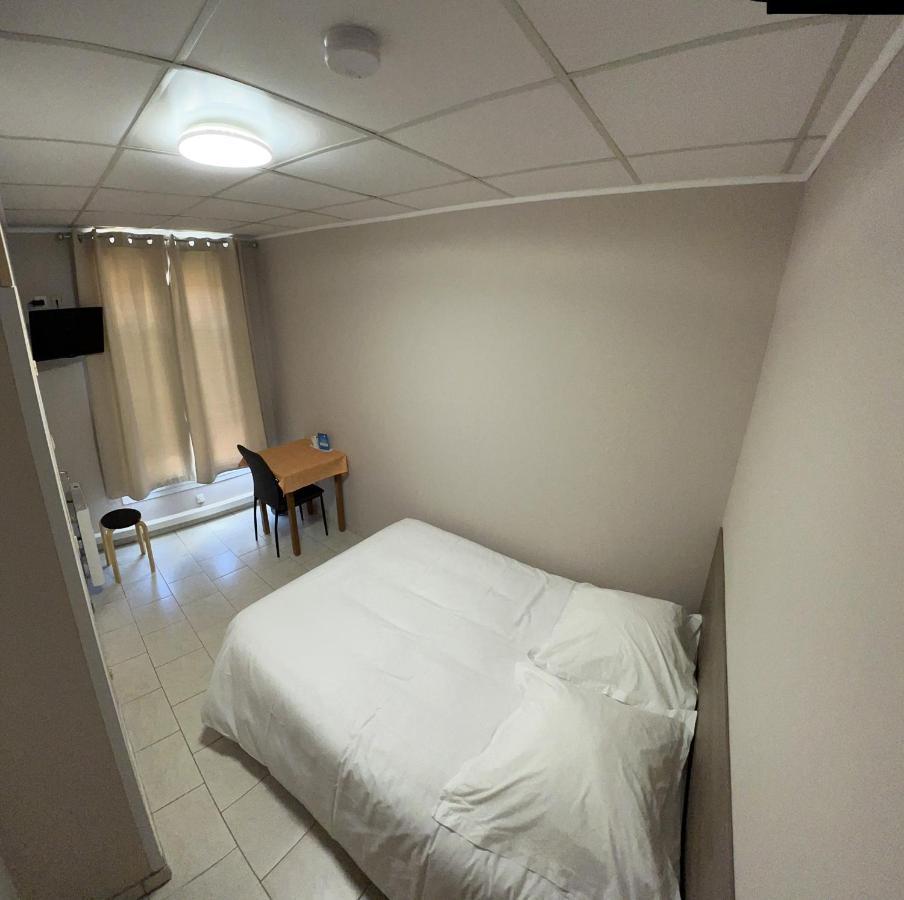 Le Petit Logis Hotel Beaumont-en-Véron Kültér fotó