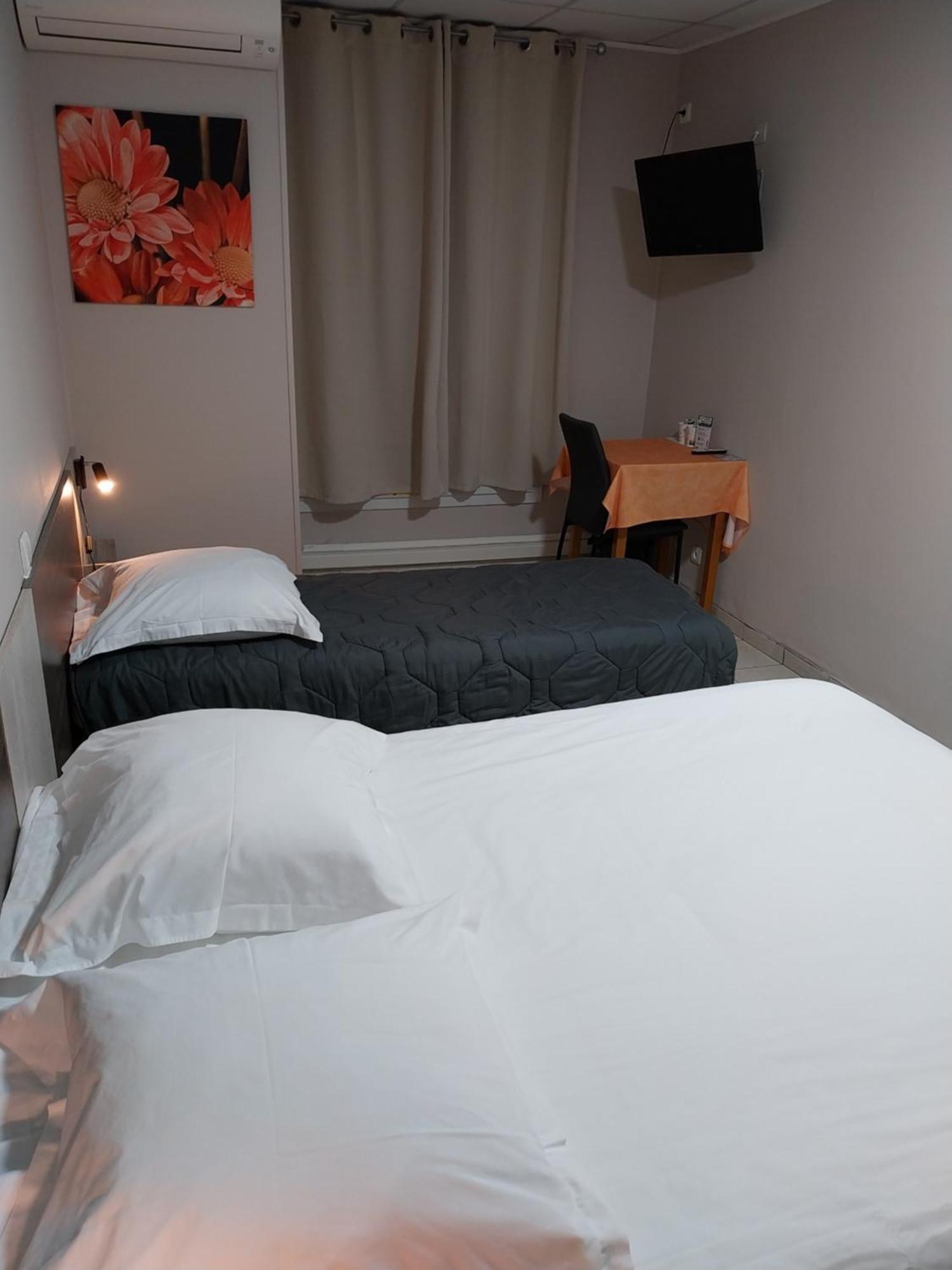 Le Petit Logis Hotel Beaumont-en-Véron Kültér fotó