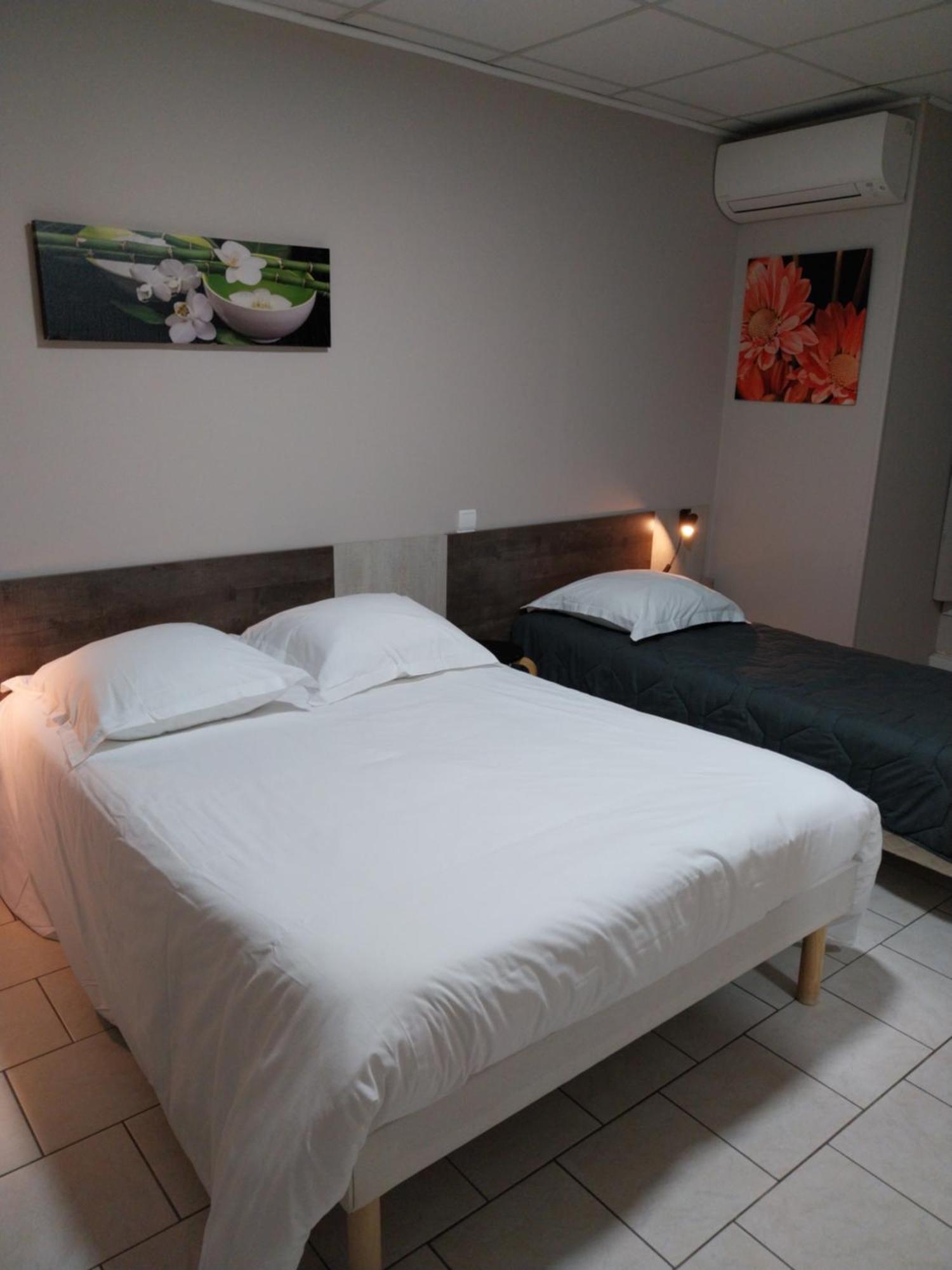 Le Petit Logis Hotel Beaumont-en-Véron Kültér fotó